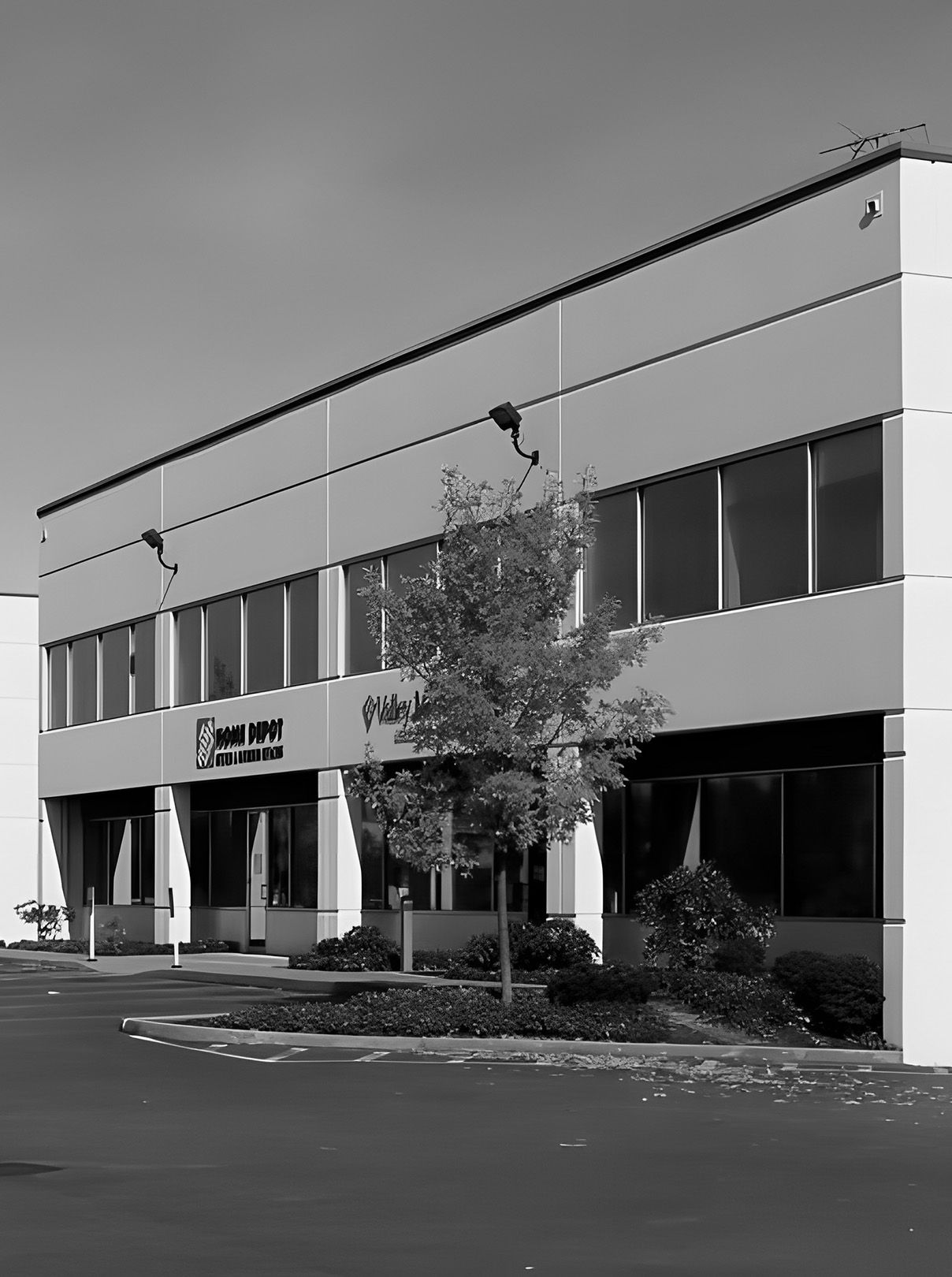 Two-story office and flex building