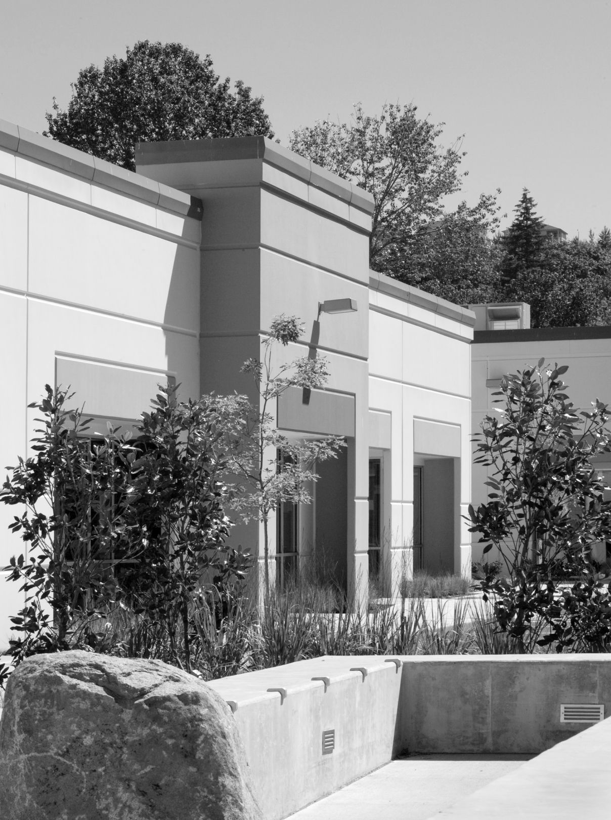 Single-story industrial flex building